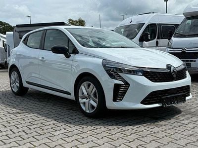 Weiß Gebraucht 2024 Renault Clio V Evolution Kleinwagen | 15.990 € (Guter Preis)