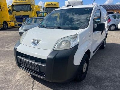 Weiß Gebraucht 2009 Peugeot Bipper Basis Van / Kleinbus | 4.199 € (Teuer)