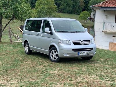 Gebraucht VW Caravelle 131 PS (96 kW) 2007 Silber Van / Kleinbus