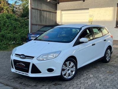Weiß Gebraucht 2014 Ford Focus Ambiente Kombi | 4.900 € (Fairer Preis)