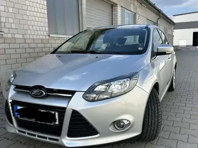 Gebraucht Ford Focus Trend 125 PS (91 kW) 2012 Limousine