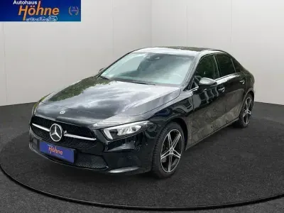 Gebraucht Mercedes A200 Night 163 PS (119 kW) 2020 Schwarz Limousine