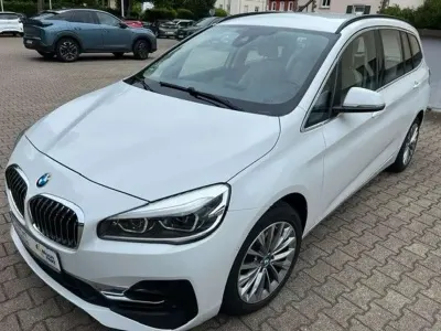 Gebraucht BMW 218 Luxury Line 150 PS (110 kW) 2019 Alpinweiss iii Kombi