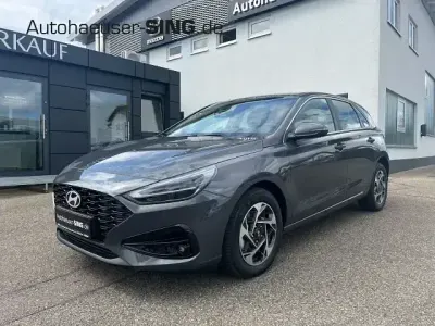 Neu Hyundai i30 140 PS (102 kW) 2025 Ecotronic grey Limousine