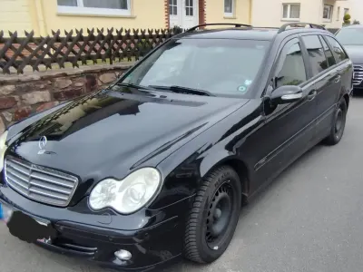 Gebraucht Mercedes 220 150 PS (110 kW) 2004 Schwarz Kombi