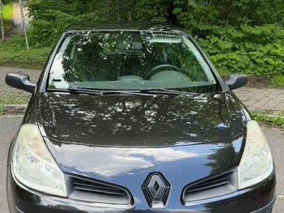 Używany Renault Clio II Campus 75 KM (55 kW) 2008 Czarny Hatchback