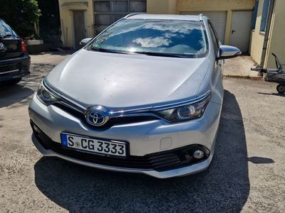 Toyota Auris Hybrid