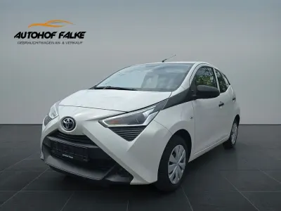 Używany Toyota Aygo 72 KM (52 kW) 2020 Biały Hatchback