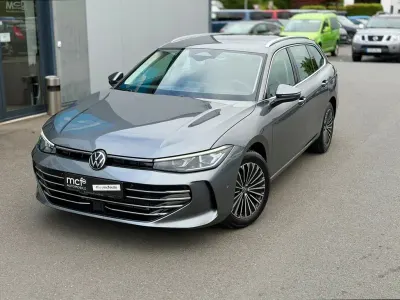 Gebraucht VW Passat Elegance 150 PS (110 kW) 2026 Grau Kombi
