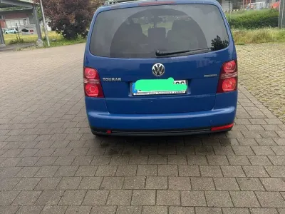 Gebraucht VW Touran 105 PS (77 kW) 2009 Blau Van / Kleinbus