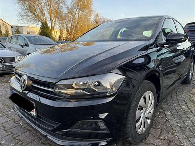 Gebraucht VW Polo Comfortline 95 PS (69 kW) 2017 Deep black perleffekt Kleinwagen