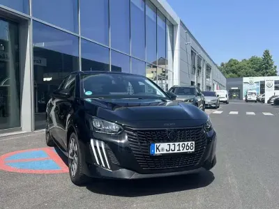 Gebraucht Peugeot 208 Active 101 PS (74 kW) 2025 Schwarz Kleinwagen