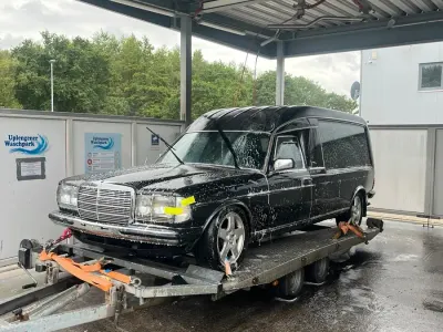 Gebraucht Mercedes 250 140 PS (102 kW) 1984 Schwarz Kombi