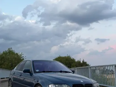Gebraucht BMW 325 M Sport 192 PS (141 kW) 2002 Blau Limousine