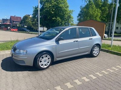 Silber Gebraucht 2004 Fiat Stilo Limousine | 2.050 € (Fairer Preis)