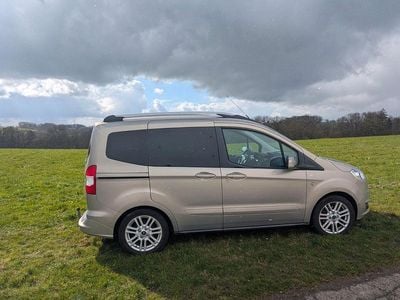 Usata Ford Tourneo Courier Ambiente 101 CV (74 kW) 2018 Oro Monovolume
