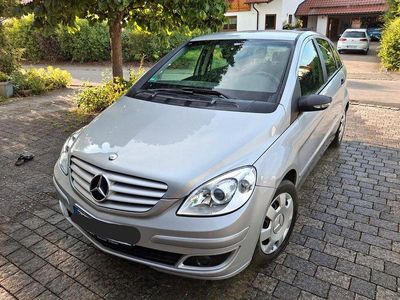 Mercedes B180