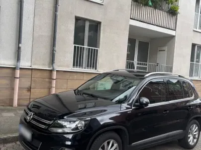 Gebraucht VW Tiguan LOUNGE 150 PS (110 kW) 2015 Schwarz SUV