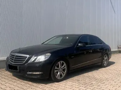 Gebraucht Mercedes E200 Avantgarde 184 PS (135 kW) 2011 Schwarz Limousine