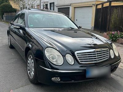 Gebraucht Mercedes E220 150 PS (110 kW) 2004 Schwarz Limousine