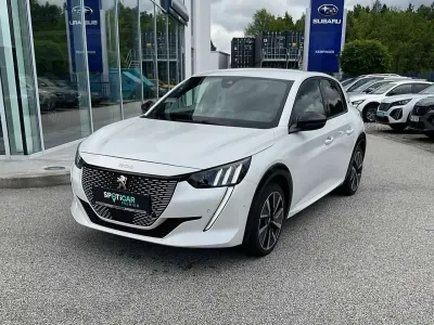 Gebraucht Peugeot e-208 GT 100 kW (136 PS) 2022 Lack weiss perlglänzend Kleinwagen