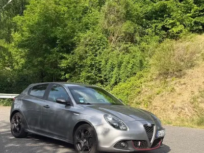 Gebraucht Alfa Romeo Giulietta 175 PS (128 kW) 2016 Grau Kleinwagen