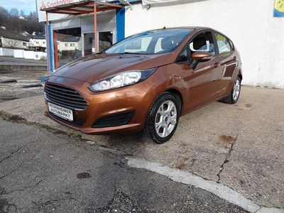 Second-hand Ford Fiesta SYNC Edition 101 CP (74 kW) 2014 Portocaliu Hatchback