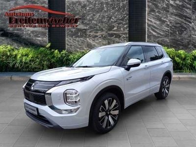 Neu Mitsubishi Outlander P-HEV Top 306 PS (225 kW) 2025 Titanweiß / pantherschwarz SUV