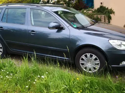 Gebraucht Skoda Octavia Classic 102 PS (75 kW) 2009 Grau Kombi