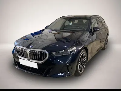 Gebraucht BMW 520 M Sport 197 PS (144 kW) 2025 Schwarz Kombi