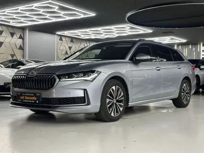 Gebraucht Skoda Superb 193 PS (141 kW) 2024 Silber Limousine