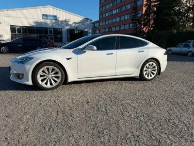 Używany Tesla Model S 244 kW (332 KM) 2018 Biały Hatchback