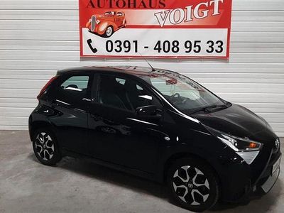 Schwarz Gebraucht 2020 Toyota Aygo X-play Kleinwagen | 12.800 € (Teuer)