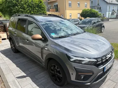Gebraucht Dacia Jogger Extreme 101 PS (74 kW) 2025 Grau Van / Kleinbus