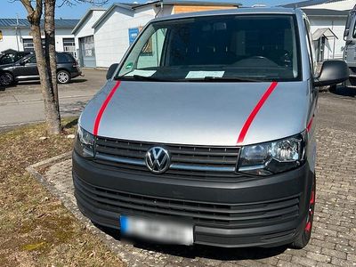 Gebraucht VW Transporter 150 PS (110 kW) 2019 Grau Van