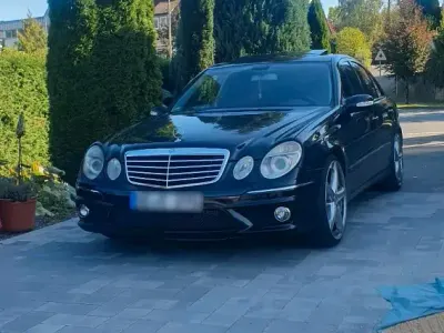 Gebraucht Mercedes E270 AMG 177 PS (130 kW) 2003 Schwarz Limousine