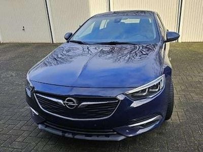 Usado Opel Insignia Business Edition 170 HP (125 kW) 2017 Azul Sedan