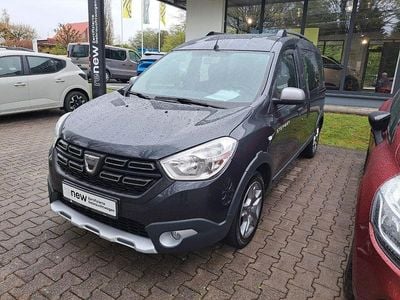 Usata Dacia Dokker Stepway 95 CV (69 kW) 2019 Grigio Monovolume