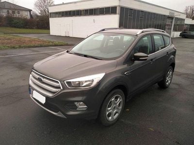 Gebraucht Ford Kuga Trend 120 PS (88 kW) 2017 Grau SUV