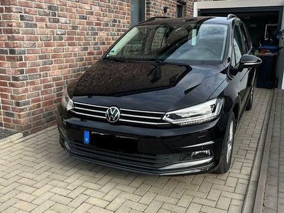 Gebraucht VW Touran Comfortline 122 PS (89 kW) 2022 Schwarz Van / Kleinbus