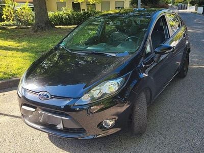 Second-hand Ford Fiesta Champions Edition 82 CP (60 kW) 2012 Negru Berlinǎ