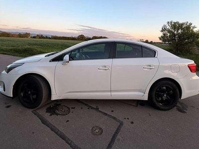 Second-hand Toyota Avensis Life 132 CP (97 kW) 2013 Alb Berlinǎ
