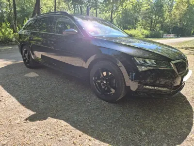 Gebraucht Skoda Superb 150 PS (110 kW) 2022 Schwarz Kombi