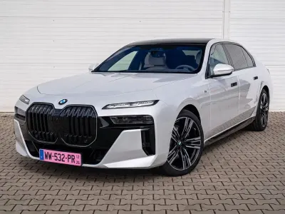 Gebraucht BMW 740 M Sport 299 PS (219 kW) 2024 Weiß Limousine
