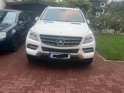 Gebraucht Mercedes ML350 258 PS (189 kW) 2012 Weiß SUV