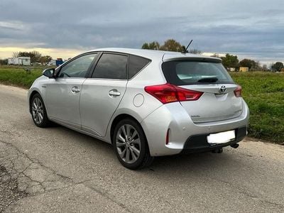 Toyota Auris Hybrid