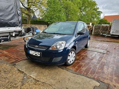 gebraucht Ford Fiesta 1,3 51 kW Ambiente Ambiente