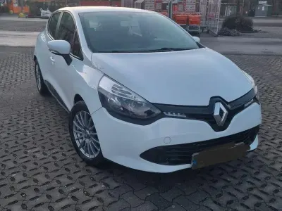 Używany Renault Clio IV Initiale Paris 73 KM (53 kW) 2014 Biały Hatchback