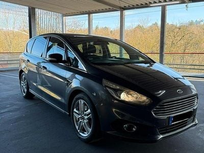 Gebraucht Ford S-MAX Titanium 211 PS (155 kW) 2016 Grau Van / Kleinbus