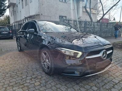 Gebraucht Mercedes A180 AMG 116 PS (85 kW) 2019 Schwarz Limousine